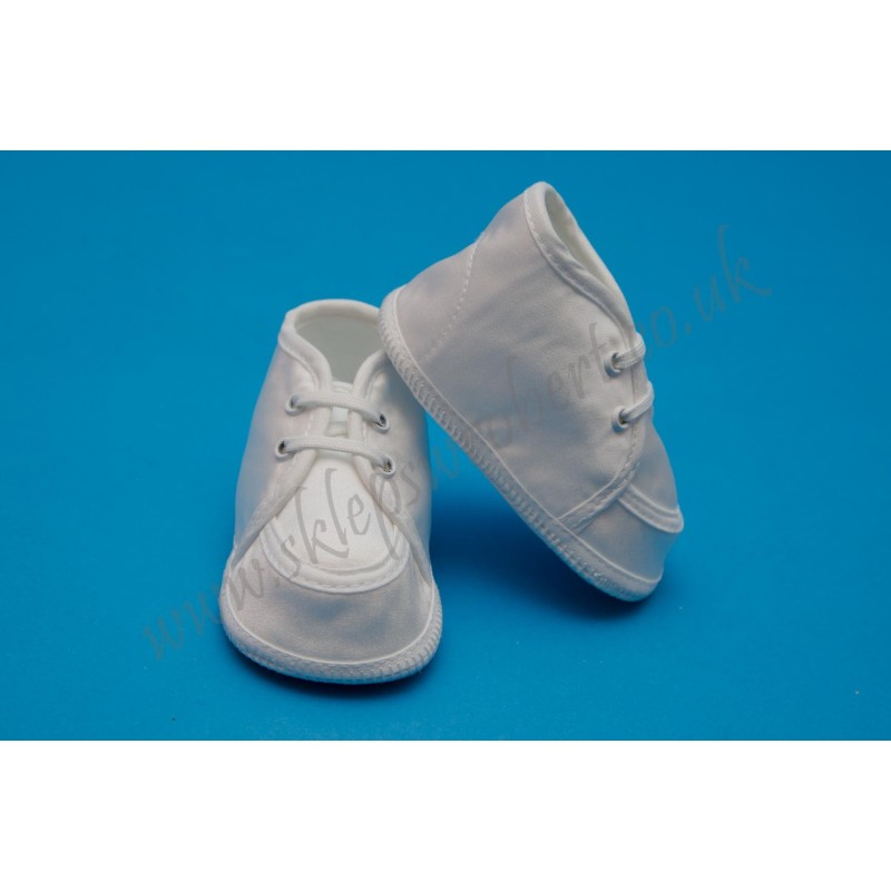 Atłasowe buciki wiązane kod 015